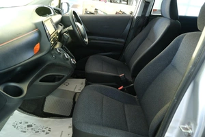 Минивэн Toyota Sienta 2015 года, 1199000 рублей, Омск