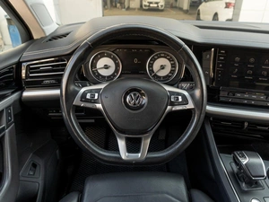 Внедорожник Volkswagen Touareg 2018 года, 3749000 рублей, Саратов
