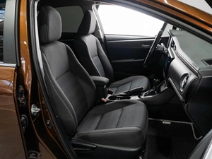Седан Toyota Corolla 2018 года, 1749040 рублей, Тюмень