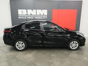 Седан Kia Rio 2018 года, 1675000 рублей, Курск