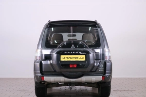 Внедорожник Mitsubishi Pajero 2017 года, 3349000 рублей, Омск