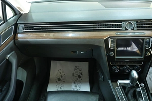 Седан Volkswagen Passat 2015 года, 1639000 рублей, Омск