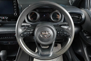 Хетчбэк Toyota Yaris 2020 года, 1529000 рублей, Тюмень