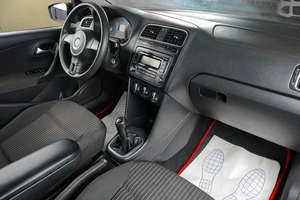 Седан Volkswagen Polo 2011 года, 699000 рублей, Тюмень