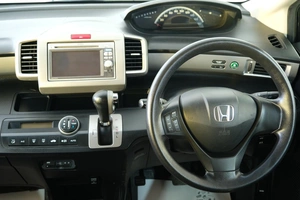 Минивэн Honda Freed 2013 года, 1189000 рублей, Омск