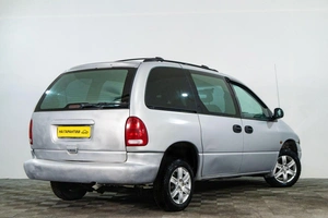 Минивэн Chrysler Voyager 2000 года, 299000 рублей, Сургут