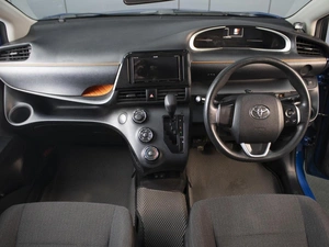 Минивэн Toyota Sienta 2019 года, 1240000 рублей, Омск