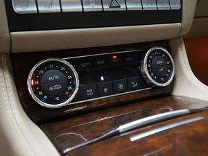 Седан Mercedes-benz CLS-класс 2012 года, 2498999 рублей, Москва