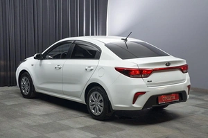 Седан Kia Rio 2018 года, 1477000 рублей, Красноярск