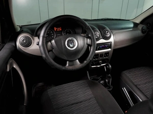 Седан Renault Logan 2011 года, 529000 рублей, Воронеж