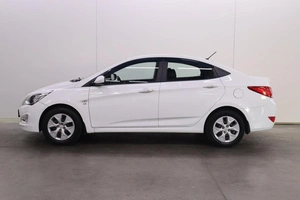 Седан Hyundai Solaris 2016 года, 985000 рублей, Брянск