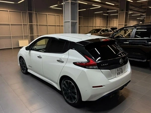 Хетчбэк Nissan Leaf 2019 года, 1947000 рублей, Красноярск