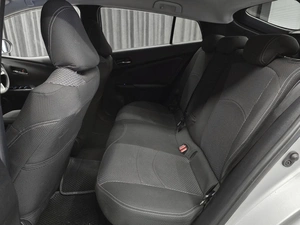Лифтбек Toyota Prius 2018 года, 1750000 рублей, Красноярск