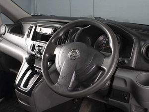 Фургон Nissan NV200 2015 года, 1240000 рублей, Омск