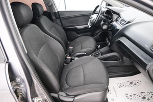 Седан Kia Rio 2016 года, 999000 рублей, Красноярск