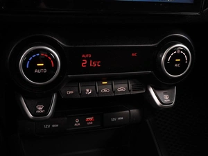 Седан Kia Rio 2018 года, 1537000 рублей, Воронеж
