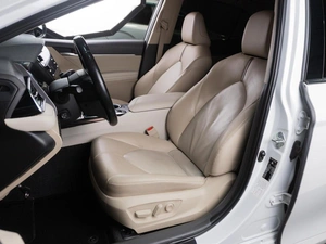 Седан Toyota Camry 2021 года, 2949000 рублей, Тюмень