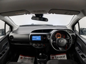 Хетчбэк Toyota Vitz 2017 года, 875000 рублей, Красноярск