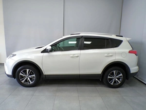 Внедорожник Toyota RAV4 2016 года, 2564700 рублей, Красноярск