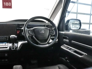 Минивэн Honda Stepwgn 2021 года, 2800000 рублей, Красноярск