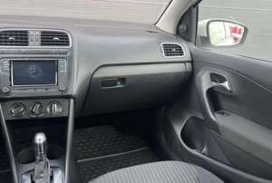 Седан Volkswagen Polo 2011 года, 790000 рублей, Солонцы
