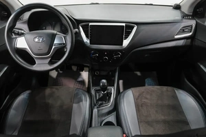 Седан Hyundai Solaris 2017 года, 929000 рублей, Новокузнецк