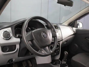 Хетчбэк Renault Sandero 2015 года, 710000 рублей, Омск