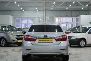 Седан Toyota Camry 2012 года, 1539000 рублей, Омск