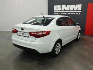 Седан Kia Rio 2012 года, 1010000 рублей, Курск