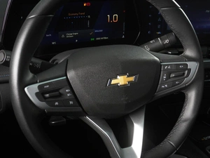 Седан Chevrolet Monza 2023 года, 1750000 рублей, Красный Пахарь