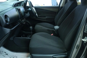 Хетчбэк Toyota Vitz 2019 года, 1059000 рублей, Омск
