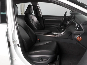 Седан Toyota Camry 2020 года, 2699000 рублей, Красный Пахарь