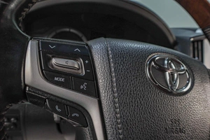 Внедорожник Toyota Land Cruiser 2017 года, 4699000 рублей, Челябинск