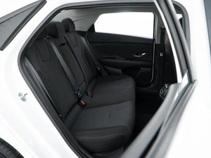 Седан Hyundai Elantra 2021 года, 1927077 рублей, Москва