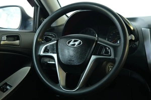 Седан Hyundai Solaris 2016 года, 1049000 рублей, Омск