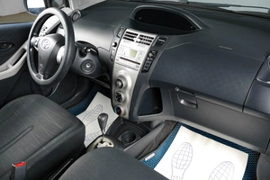 Хетчбэк Toyota Yaris 2006 года, 699000 рублей, Тюмень
