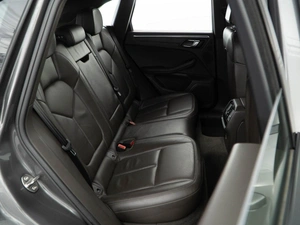 Внедорожник Porsche Macan 2018 года, 3099777 рублей, Москва