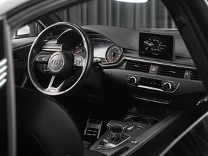 Седан Audi A4 2018 года, 2729000 рублей, Тюмень