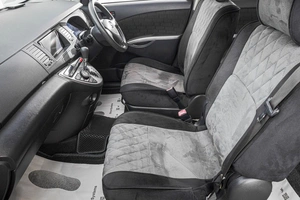 Минивэн Toyota Isis 2012 года, 1399000 рублей, Барнаул