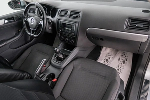 Седан Volkswagen Jetta 2016 года, 949000 рублей, Красноярск