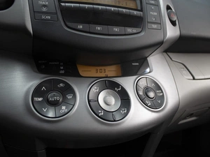 Внедорожник Toyota RAV4 2006 года, 1260000 рублей, Омск