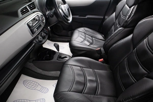 Хетчбэк Toyota Vitz 2013 года, 1089000 рублей, Оренбург