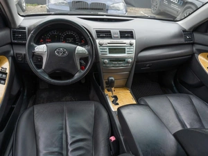 Седан Toyota Camry 2007 года, 1049000 рублей, Саратов