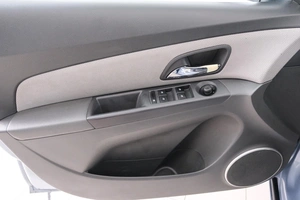 Седан Chevrolet Cruze 2010 года, 649000 рублей, Красноярск