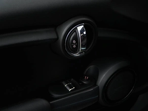 Хетчбэк MINI Cooper 2014 года, 1360444 рублей, Москва