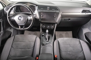 Внедорожник Volkswagen Tiguan 2018 года, 2189000 рублей, Томск