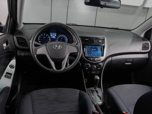 Седан Hyundai Solaris 2015 года, 900000 рублей, Тюмень