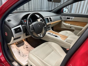 Седан Jaguar XF 2014 года, 1399000 рублей, Красноярск