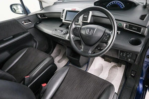 Минивэн Honda Freed 2015 года, 1299000 рублей, Красноярск