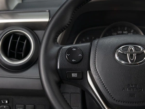 Внедорожник Toyota RAV4 2013 года, 1625000 рублей, Омск